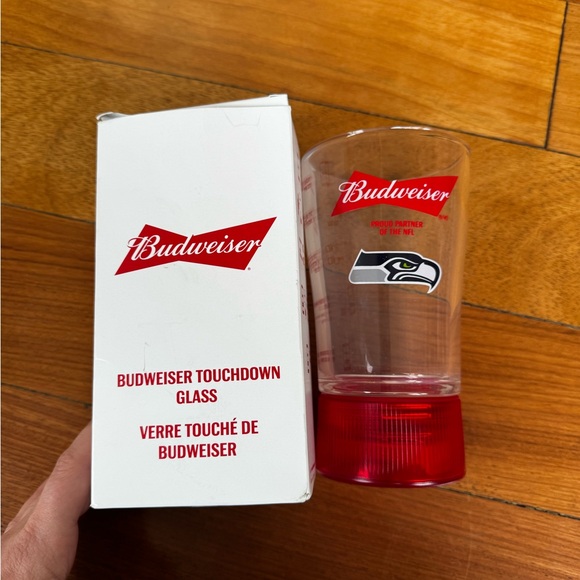 Budweiser Seattle Seahawks Touchdown Glass - Picture 2 of 2